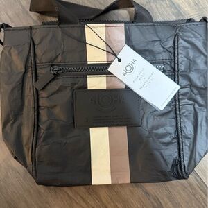 ALOHA COLLECTION CROSSBODY / LE VOYAGEUR / CAFFE ON BLACK